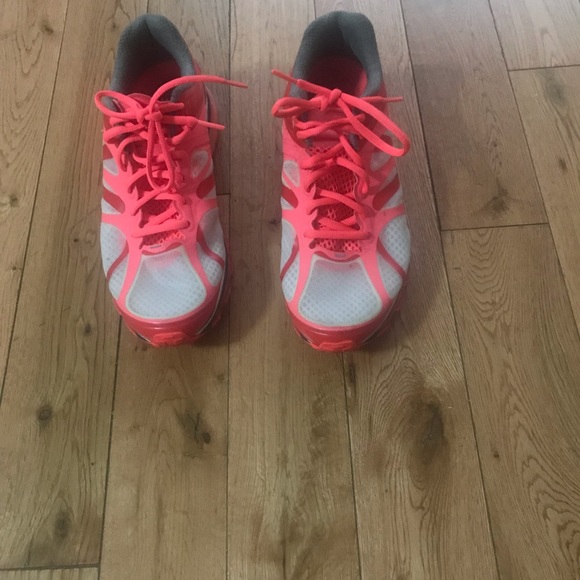 Sneaker - Picture 7 of 7